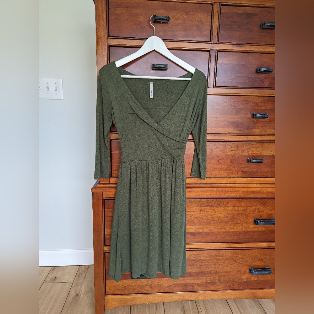 Gilli Olive Green 3/4 Sleeve V-Neck Faux Wrap Dress